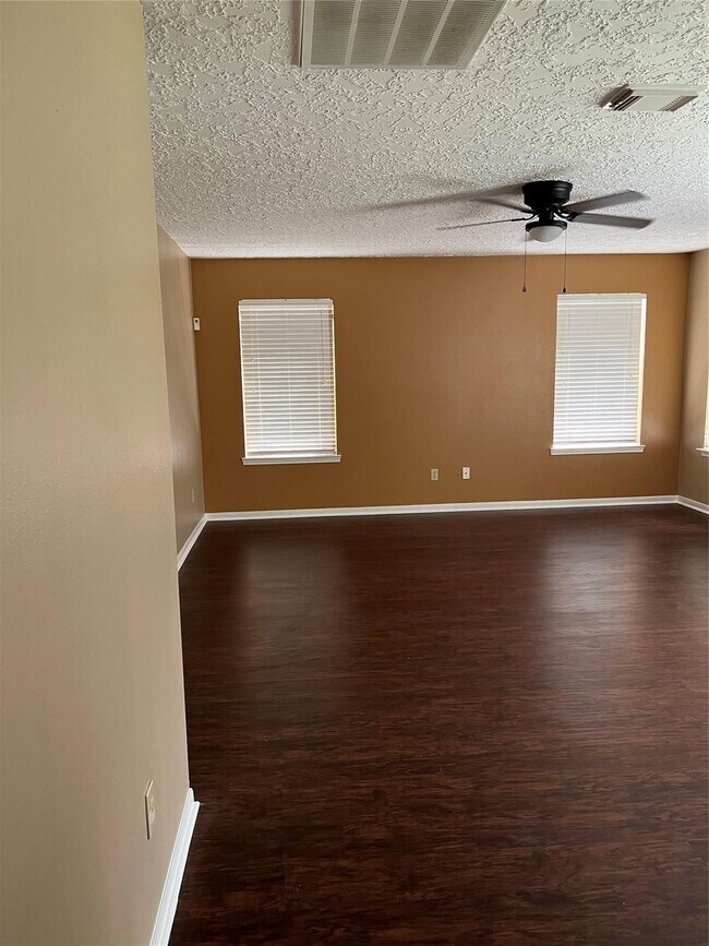 Building Photo - 13967 Dentwood Dr