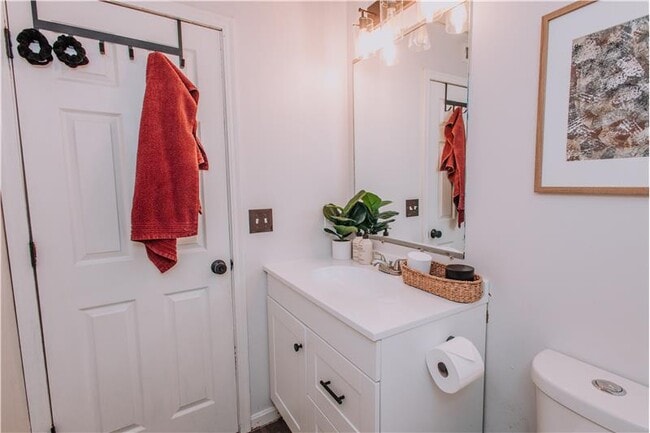 Building Photo - 1930 Independence Rd