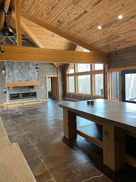 Building Photo - 978 Lakeview Dr