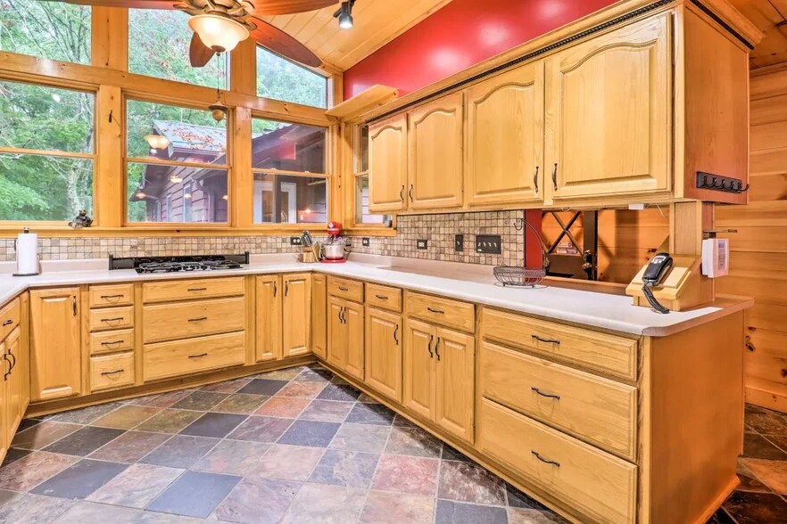 Building Photo - 322 Gobbler Knob Rd