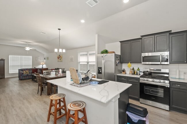 Building Photo - 76 Rd 51030