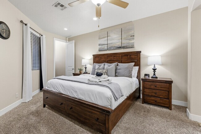 Building Photo - 4221 Torrey Pines Dr