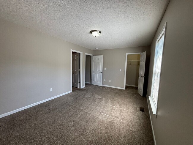 Building Photo - BEAUTIFUL 2 bed/2.5 bath condo in Jonesbor...