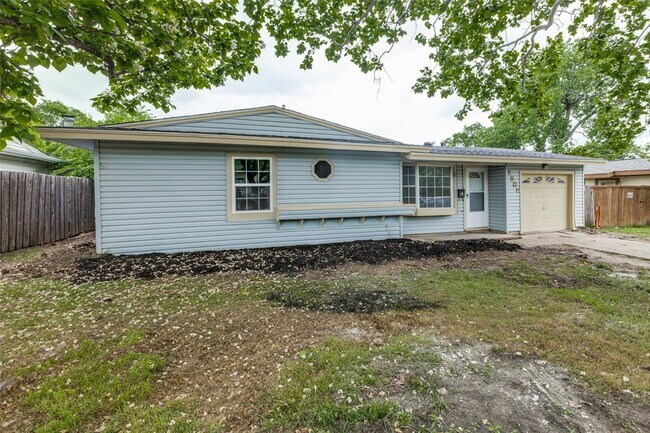 Building Photo - 2908 Scottsbluff Dr