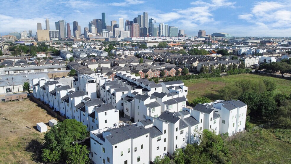 Downtown and Townhome view - 1815 Elite Dr