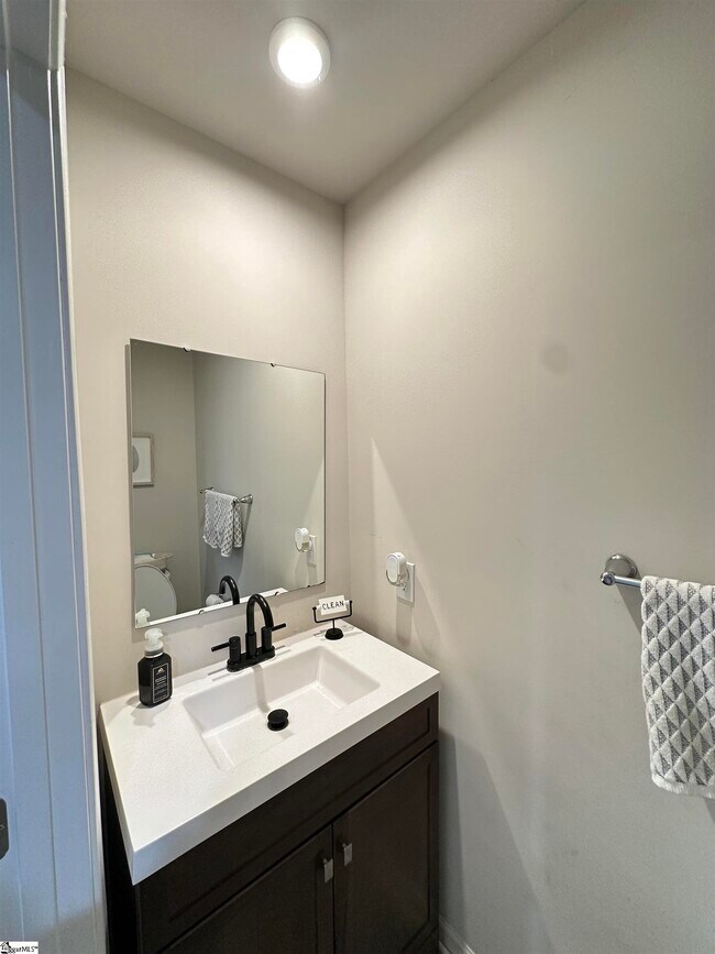 Building Photo - 304 Wyngate Ct
