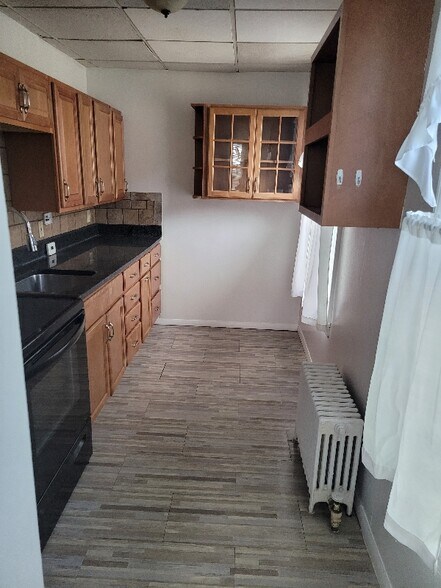 Building Photo - 6 Wachusett St