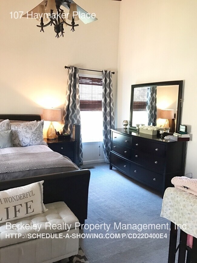 Building Photo - 107 Haymaker Place