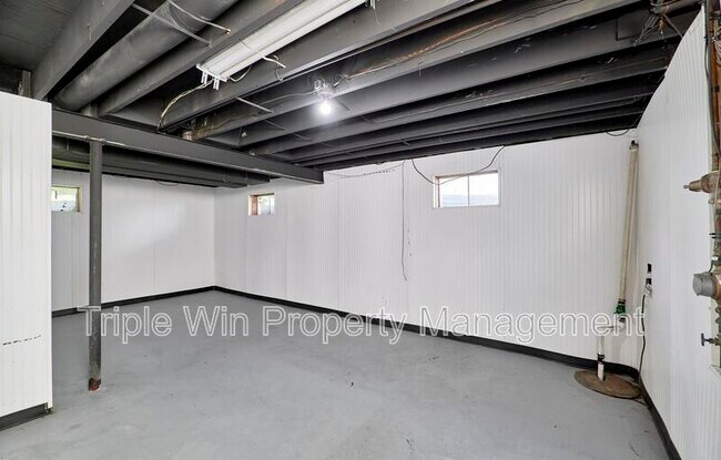 Building Photo - 1544 Rishon Hill Dr