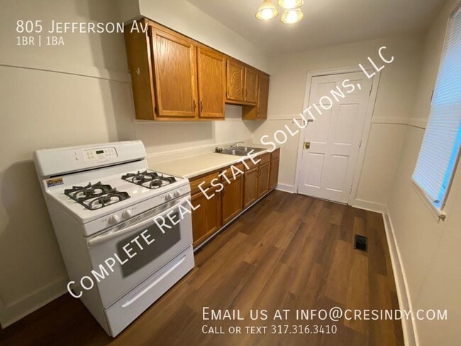 Building Photo - 805 Jefferson Ave