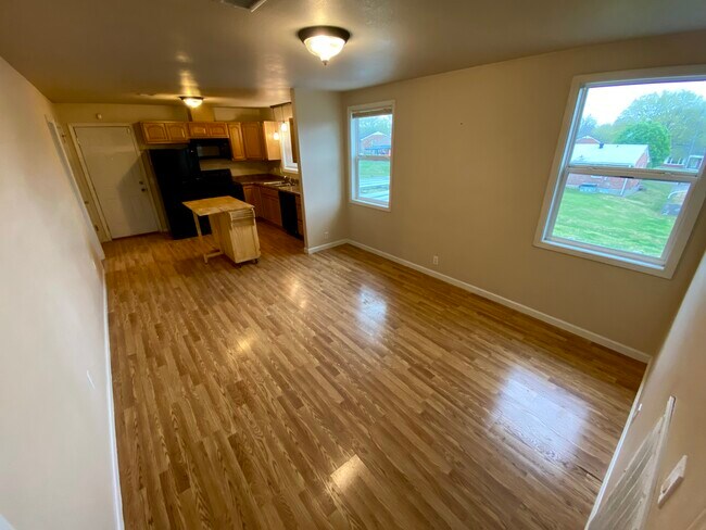 Dinning room - 306 Marita Ave