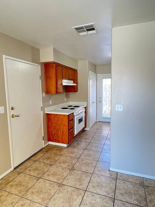 Building Photo - 1320 Reddick Ln