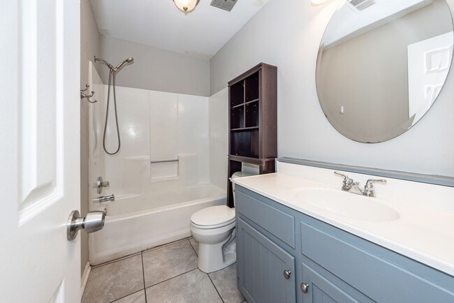 Building Photo - 4 Bedroom, 2.5 Bathroom Home in Tall Pines...