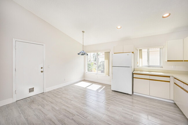 Building Photo - 5148 Rosen Blvd