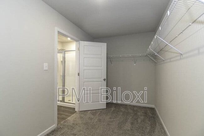 Building Photo - 1005 Enclave Cir