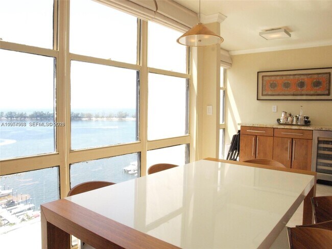 Building Photo - 1901 Brickell Ave