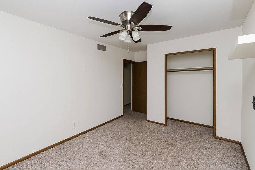 Bedroom 3 - 6409 E Farmview St