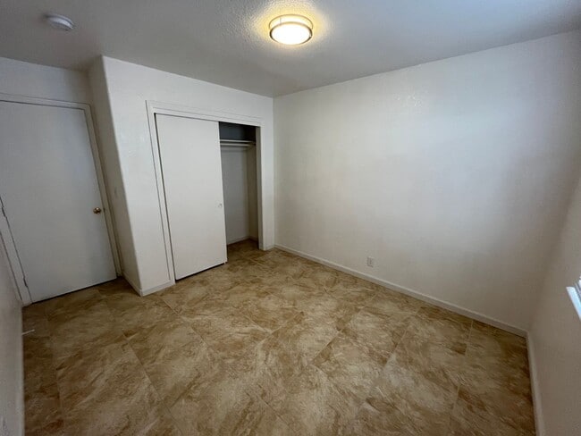 Building Photo - NE Visalia home coming soon