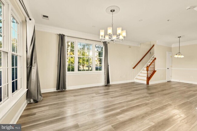Building Photo - 640 Orchard Ridge Dr