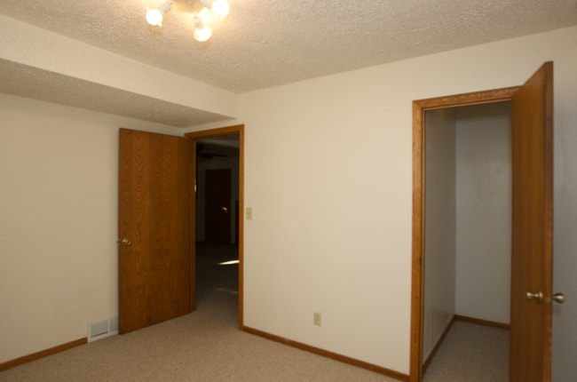 Building Photo - 538 Cottonwood Ave
