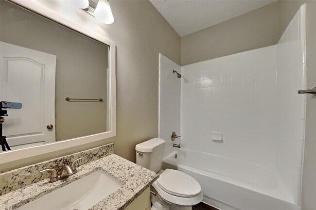 Building Photo - 18414 Polo Meadow Dr