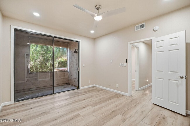 Building Photo - 9708 E Vía Linda