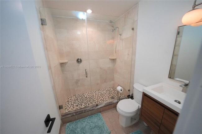 Building Photo - 2509 NE 35th Dr