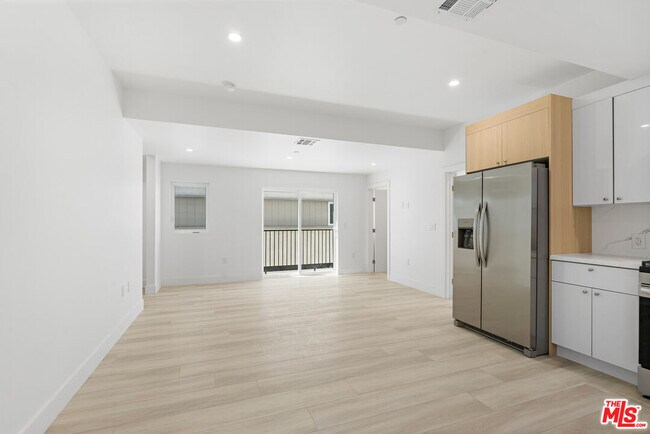 Building Photo - 10963 Calvert St