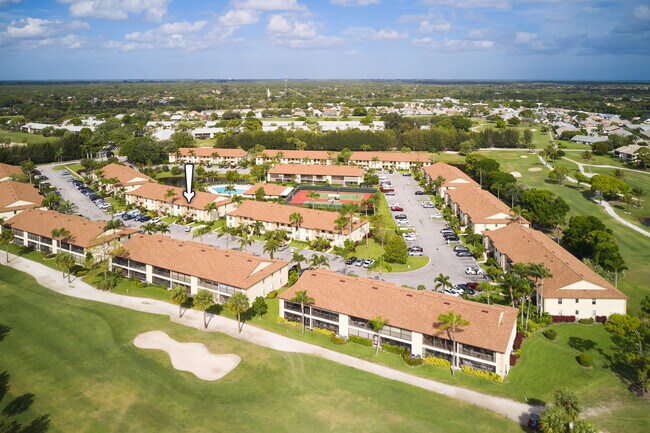 Building Photo - 1101 Pinecrest Cir