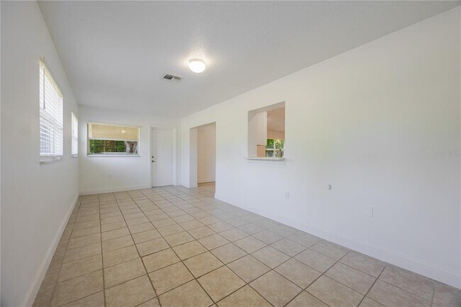 Building Photo - 495 Orange Ave