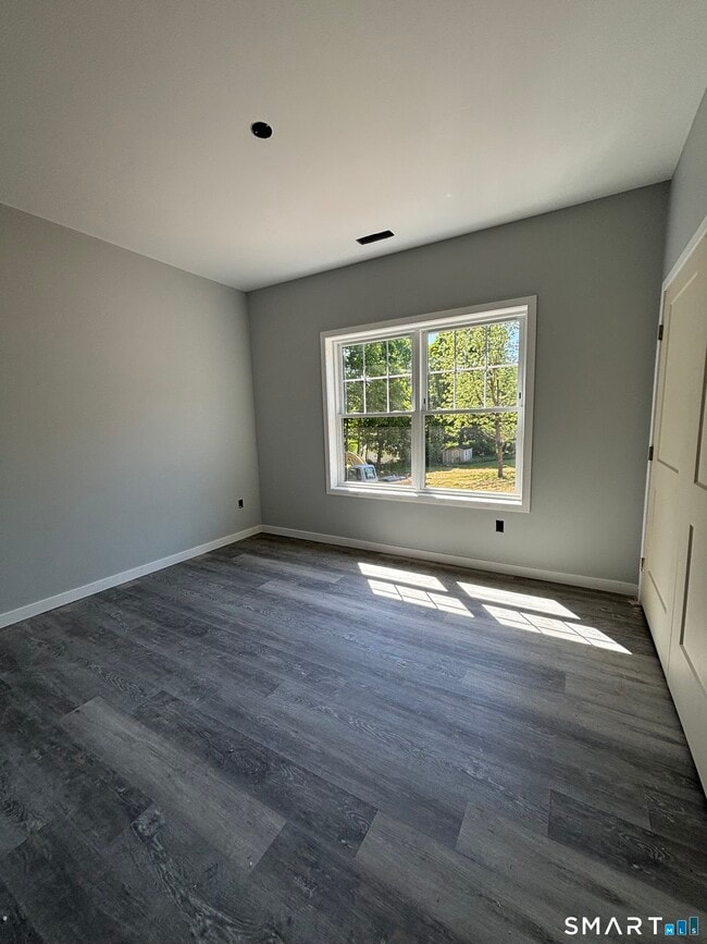 Building Photo - 9 Putnam Park Rd