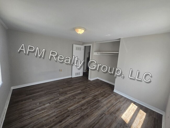 Building Photo - Renovated apartment in downtown Columbia