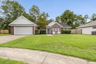 Building Photo - Four Bedroom in West Mobile