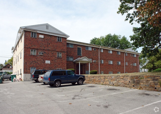 Building Photo - Hallowell Court