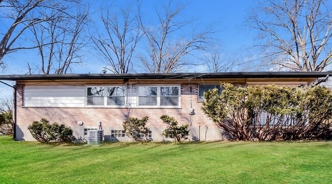 Building Photo - 2370 Stirrup Ln