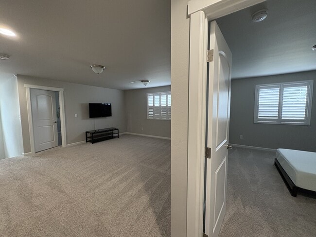 Building Photo - 14011 63rd Ave E