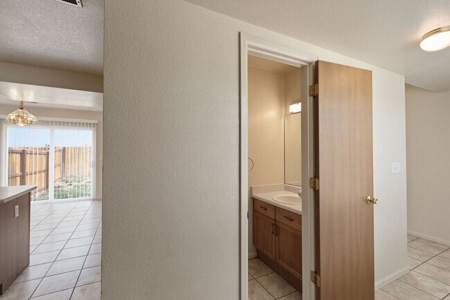 Building Photo - 430-432 Sundance Cir N
