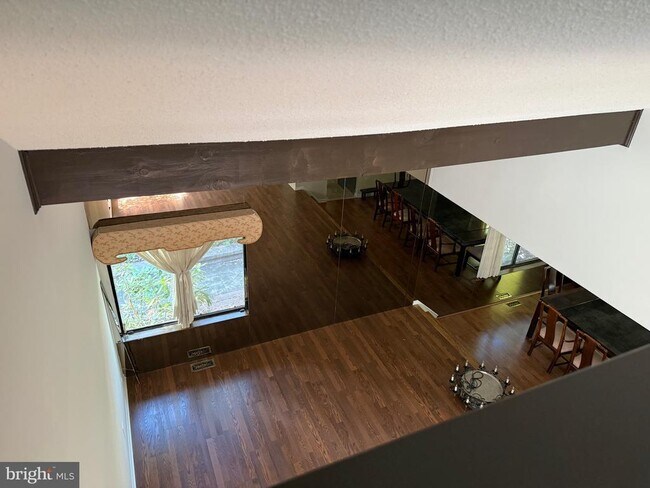 Building Photo - 4 Hazelhurst Dr