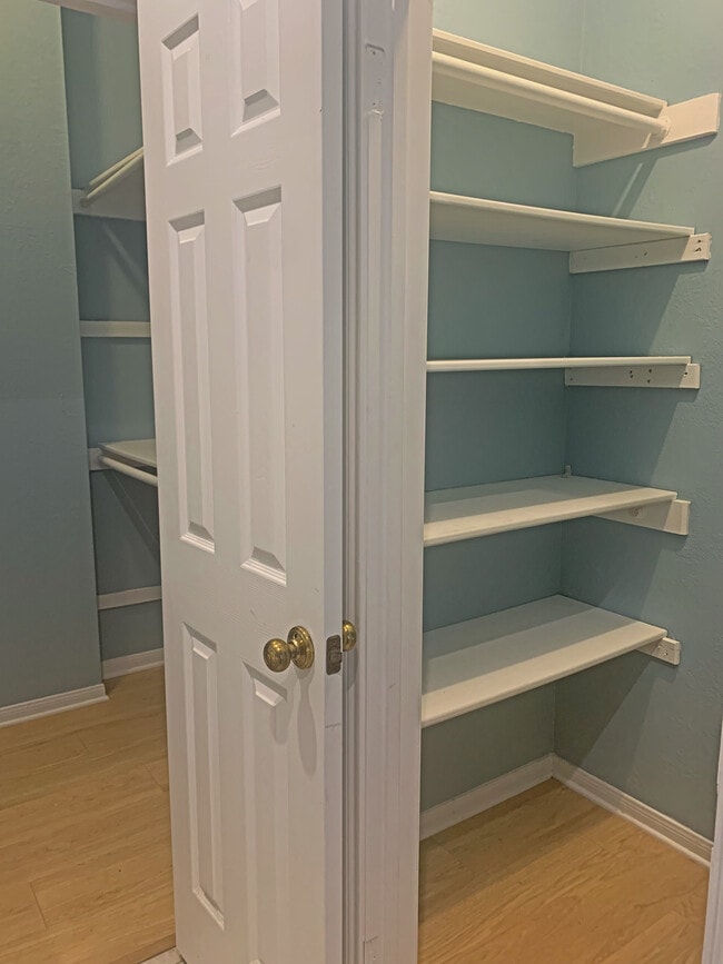 Building Photo - 7830 Blue Bonnet St