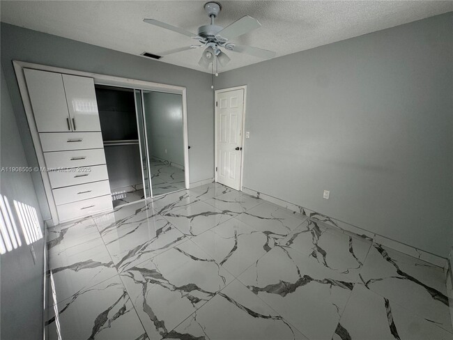 Building Photo - 8701 NW 109th Terrace