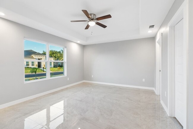 Building Photo - 4 Augusta Dr