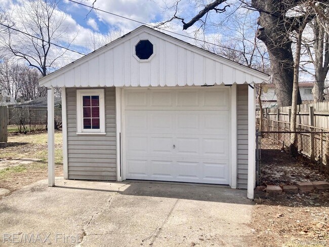 Building Photo - 23471 Rensselaer St
