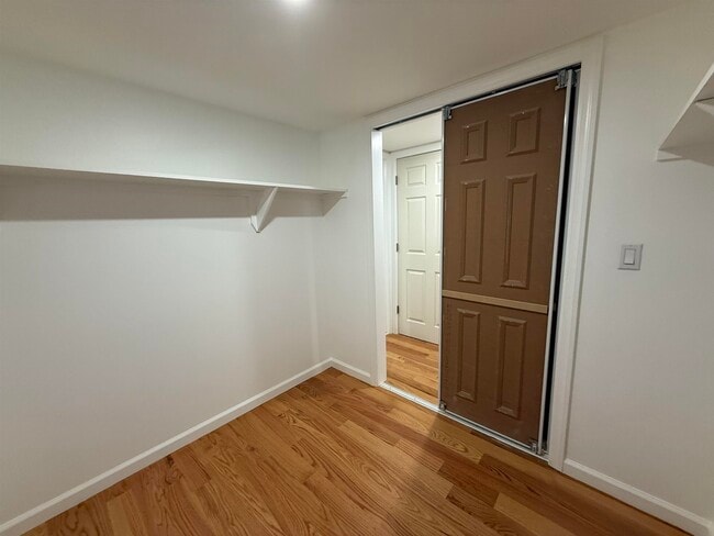 Building Photo - 23 E 44th St