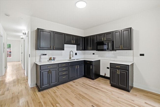 Building Photo - 5415 S Hoyne Ave