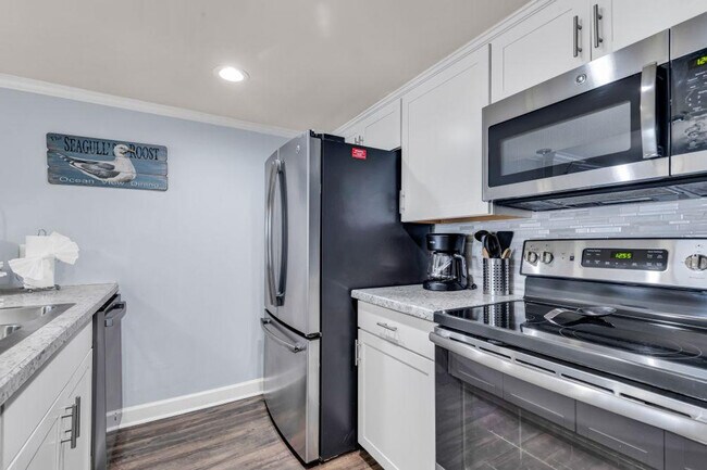 Building Photo - 2001 S Ocean Blvd