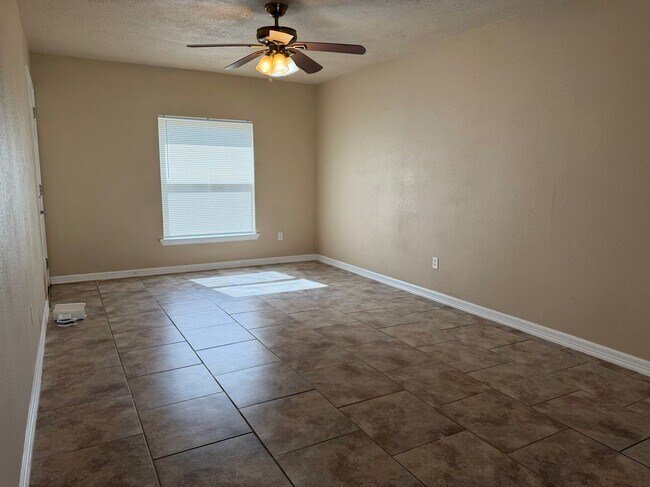 Building Photo - 9606 Shady Tree Ln
