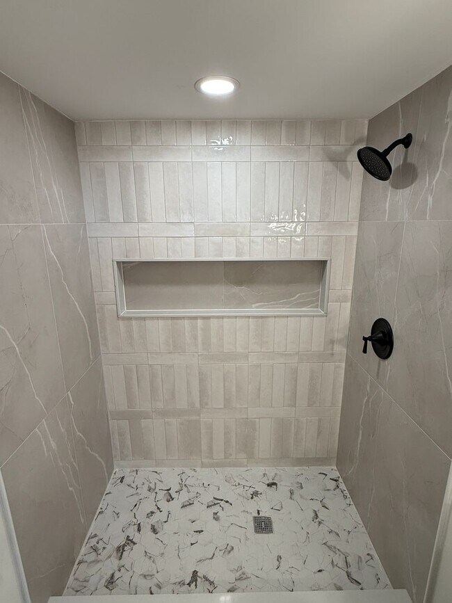 Building Photo - Beautiful 3 Bedroom Single-Family Home in Essex, MD