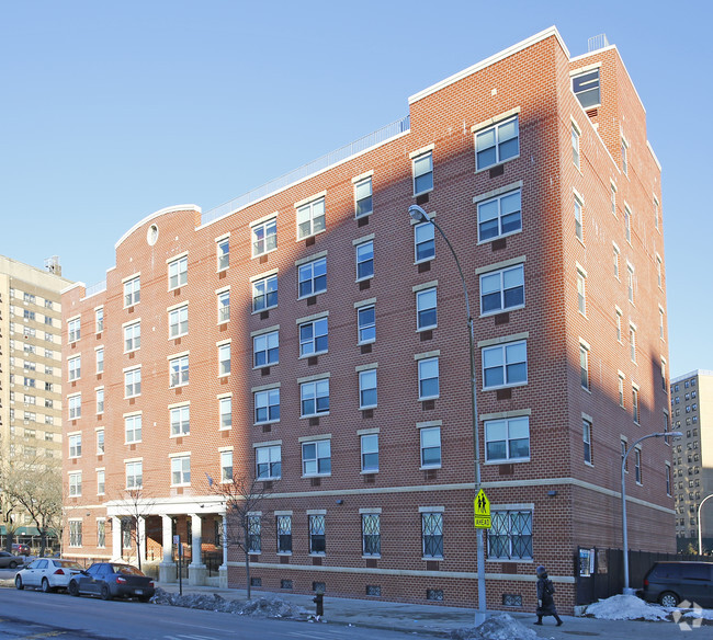 Building Photo - Surfside Gardens