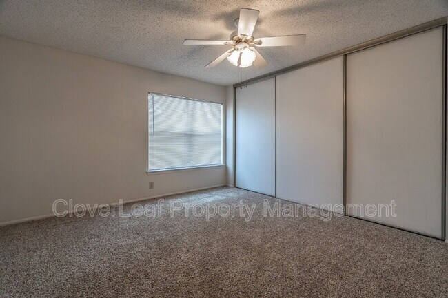 Building Photo - 13923 Grove Patch