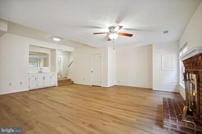 Building Photo - 3162 Borge St